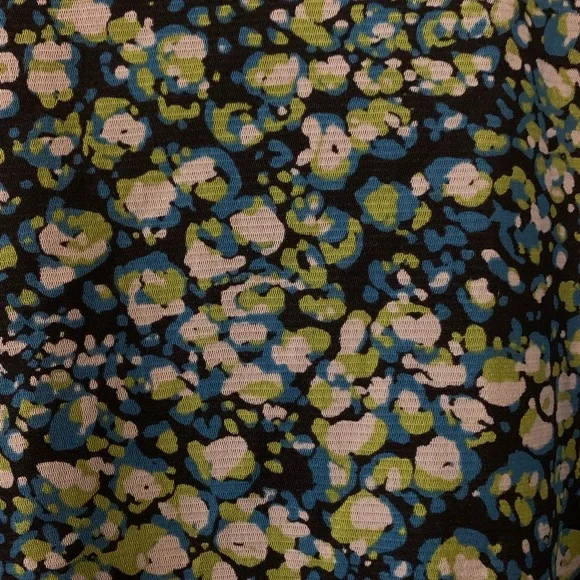 JH Collectibles; Scoop Top Flowers - Picture 4 of 4